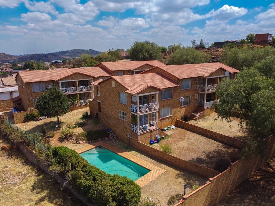 To Let 2 Bedroom Property for Rent in Ridgeway Gauteng
