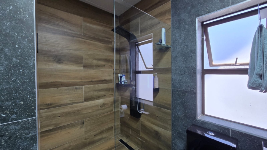 2 Bedroom Property for Sale in Greenstone Hill Gauteng