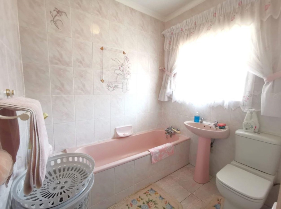 4 Bedroom Property for Sale in Alan Manor Gauteng