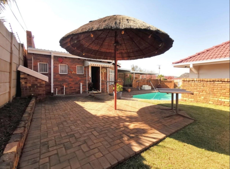 4 Bedroom Property for Sale in Alan Manor Gauteng