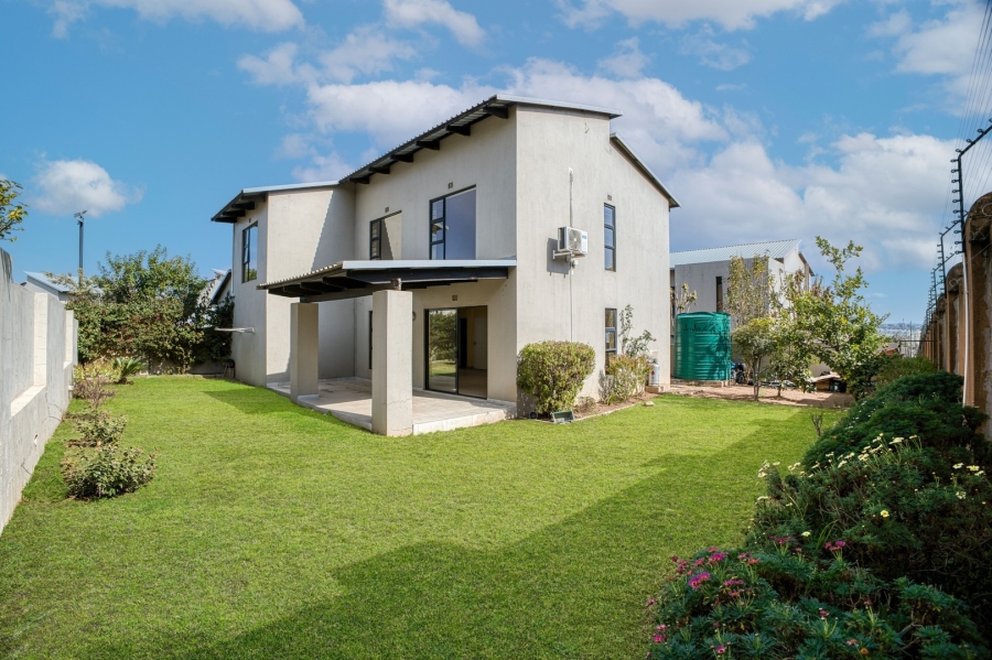 To Let 3 Bedroom Property for Rent in Cedar Creek Gauteng