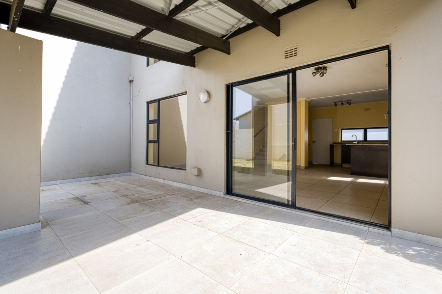 To Let 3 Bedroom Property for Rent in Cedar Creek Gauteng