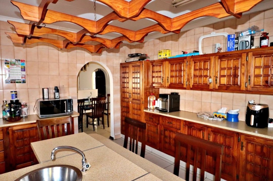 9 Bedroom Property for Sale in Edleen Gauteng