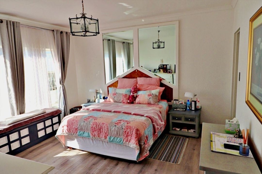 9 Bedroom Property for Sale in Edleen Gauteng