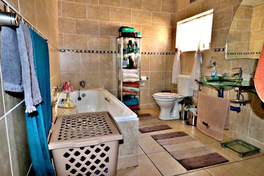 9 Bedroom Property for Sale in Edleen Gauteng