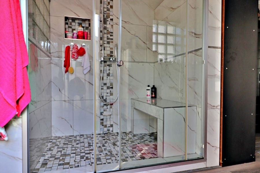 9 Bedroom Property for Sale in Edleen Gauteng