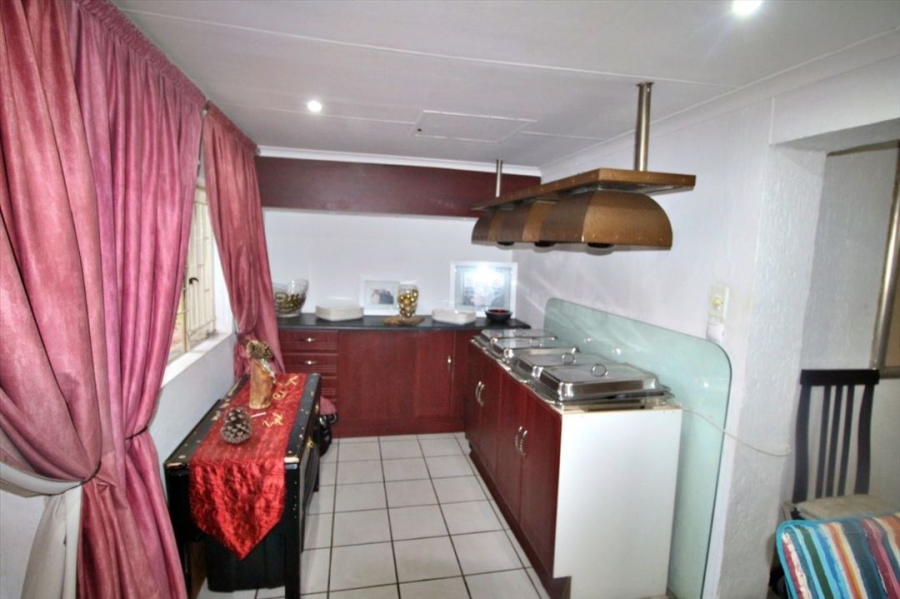 9 Bedroom Property for Sale in Edleen Gauteng