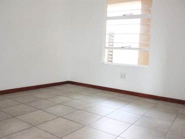 To Let 2 Bedroom Property for Rent in Aureus Gauteng