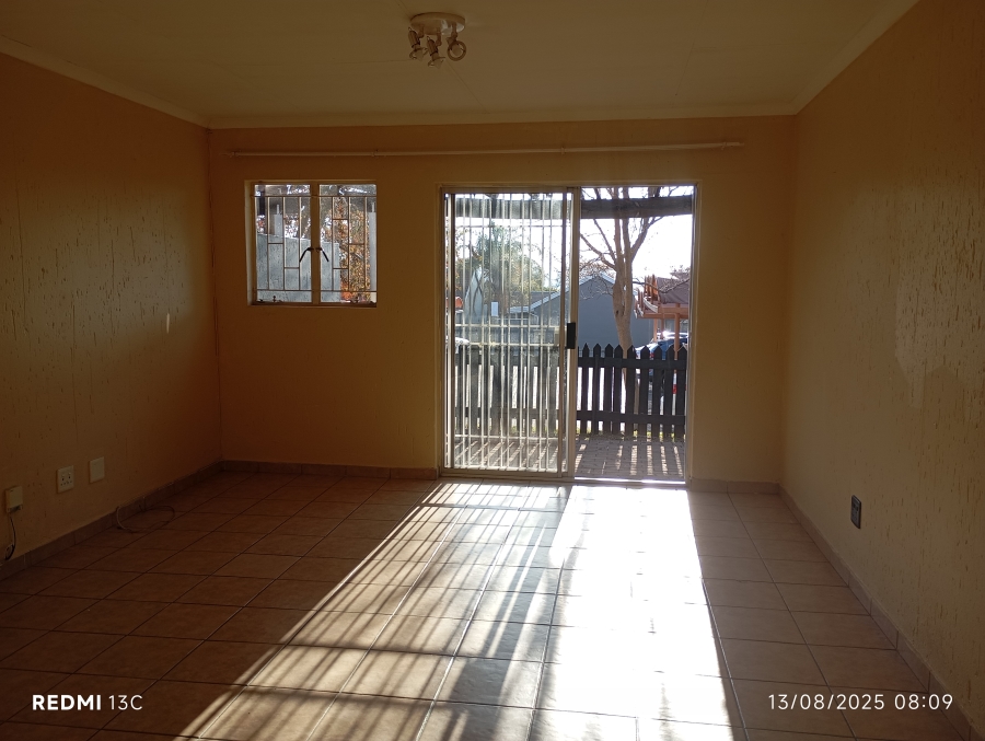 To Let 2 Bedroom Property for Rent in Greenstone Hill Gauteng
