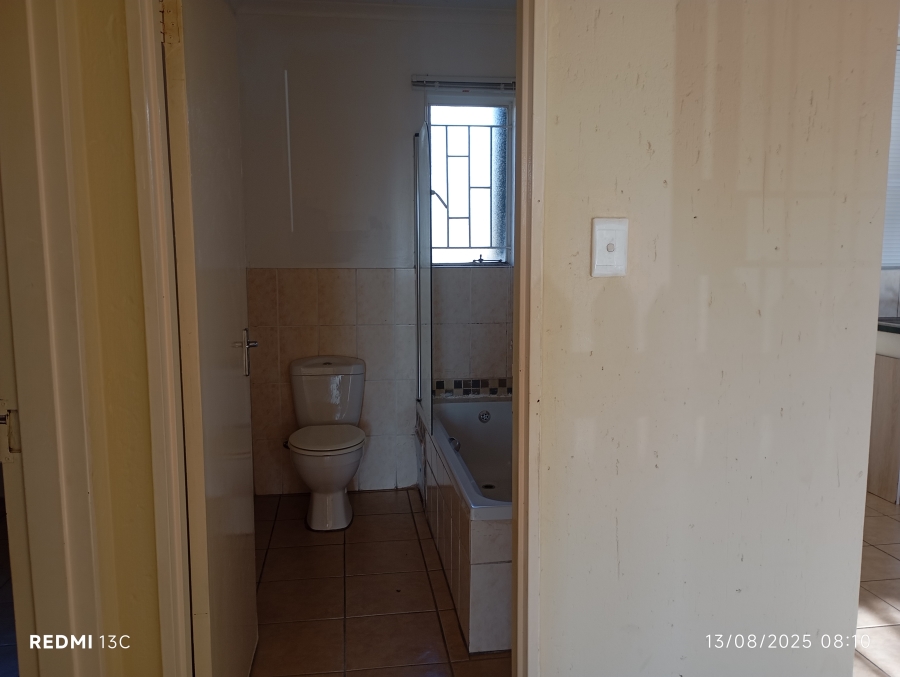 To Let 2 Bedroom Property for Rent in Greenstone Hill Gauteng