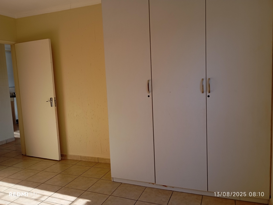 To Let 2 Bedroom Property for Rent in Greenstone Hill Gauteng