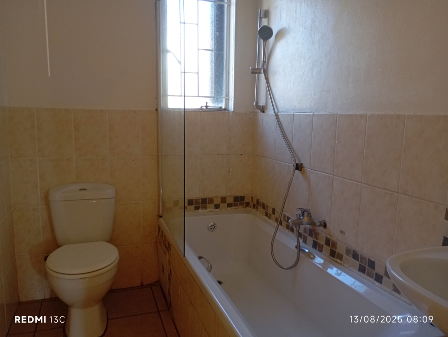 To Let 2 Bedroom Property for Rent in Greenstone Hill Gauteng