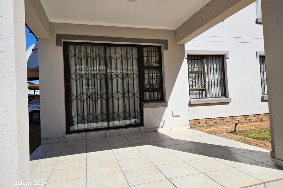 4 Bedroom Property for Sale in Chantelle Gauteng