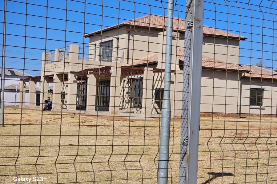 4 Bedroom Property for Sale in Chantelle Gauteng