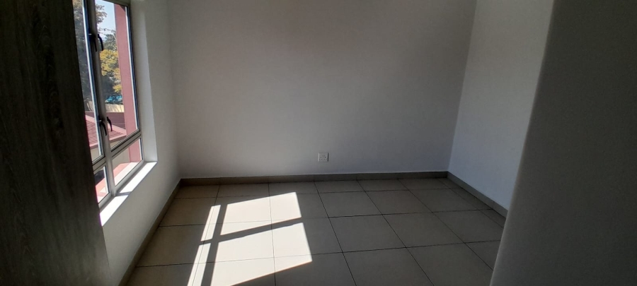 To Let 2 Bedroom Property for Rent in Magaliessig Gauteng