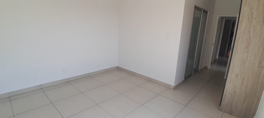 To Let 2 Bedroom Property for Rent in Magaliessig Gauteng