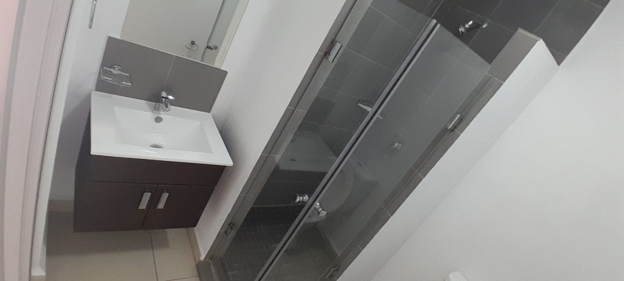 To Let 2 Bedroom Property for Rent in Magaliessig Gauteng