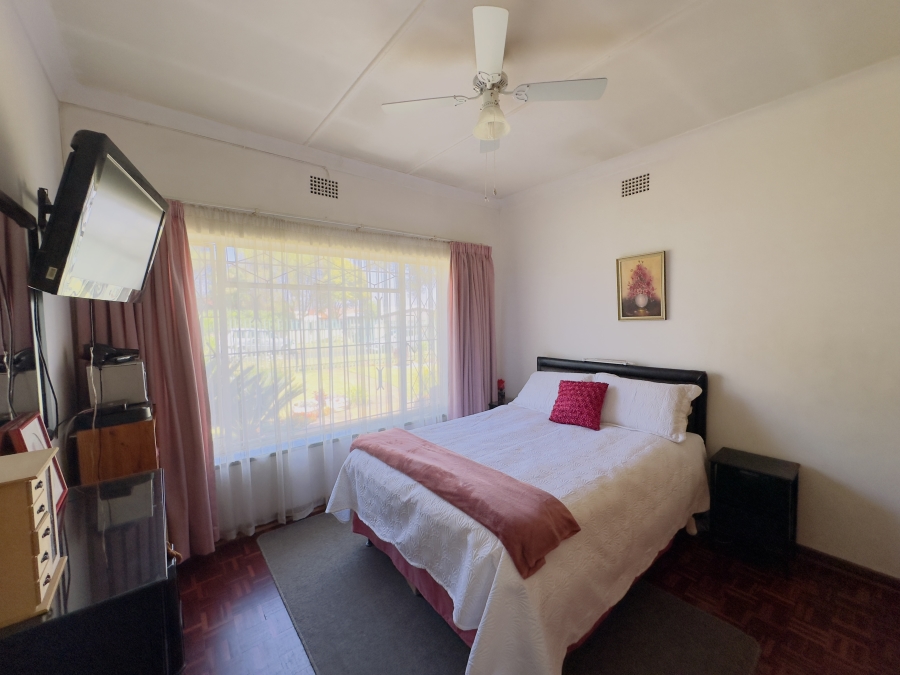4 Bedroom Property for Sale in Verwoerdpark Gauteng
