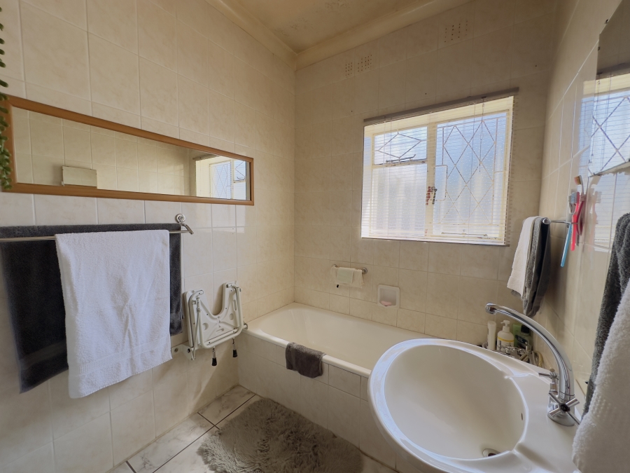 4 Bedroom Property for Sale in Verwoerdpark Gauteng