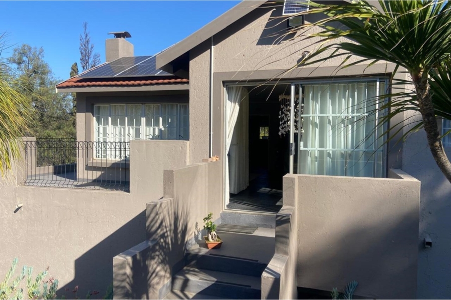 2 Bedroom Property for Sale in Constantia Kloof Gauteng
