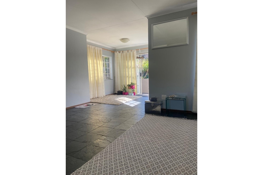 2 Bedroom Property for Sale in Constantia Kloof Gauteng