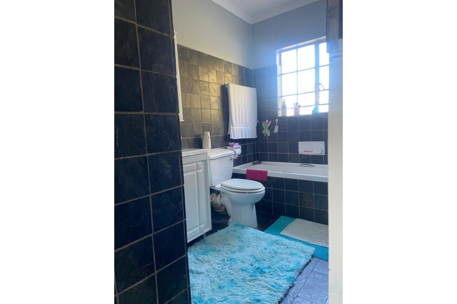 2 Bedroom Property for Sale in Constantia Kloof Gauteng