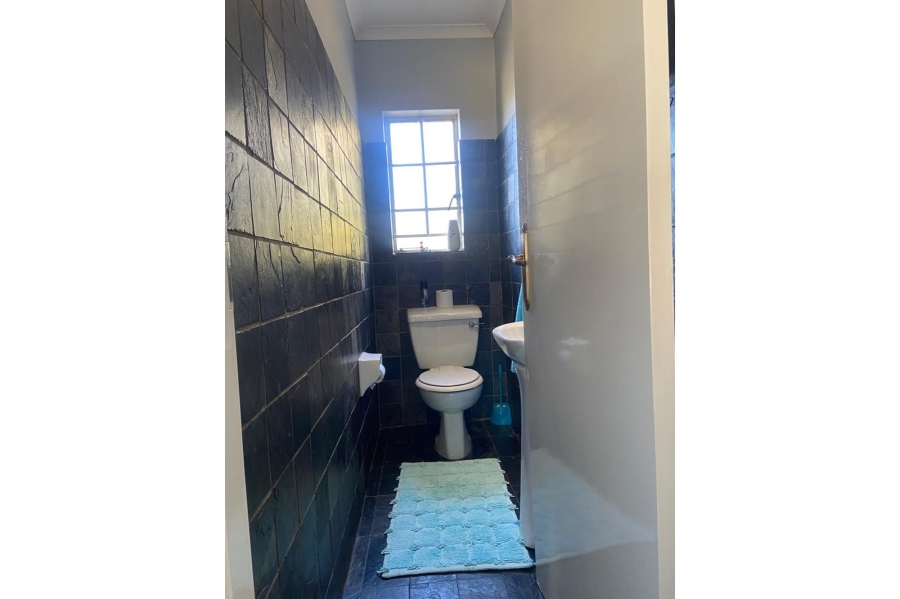 2 Bedroom Property for Sale in Constantia Kloof Gauteng