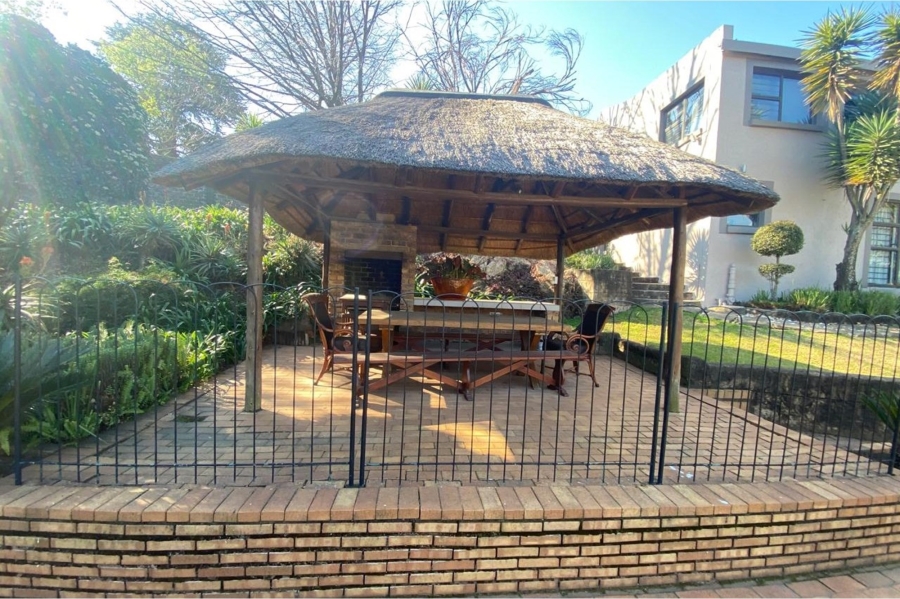 2 Bedroom Property for Sale in Constantia Kloof Gauteng