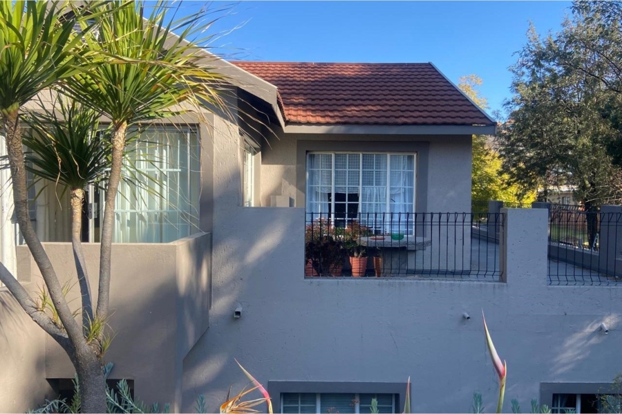 2 Bedroom Property for Sale in Constantia Kloof Gauteng