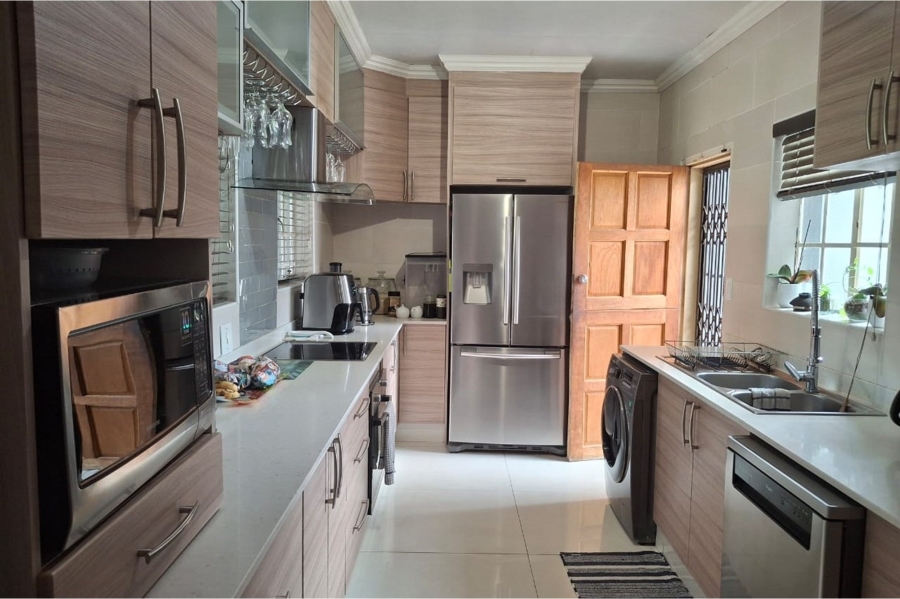 4 Bedroom Property for Sale in Ridgeway Gauteng
