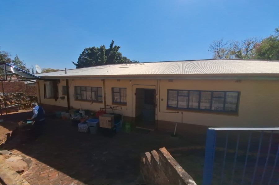 7 Bedroom Property for Sale in Silverton Gauteng
