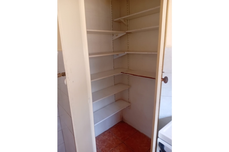 7 Bedroom Property for Sale in Silverton Gauteng