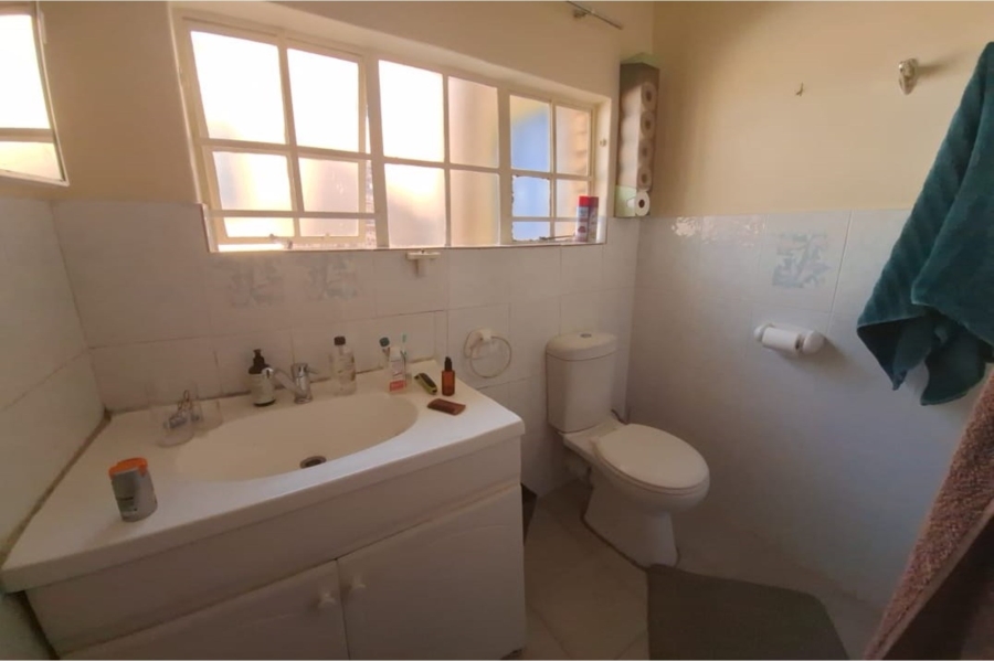 7 Bedroom Property for Sale in Silverton Gauteng