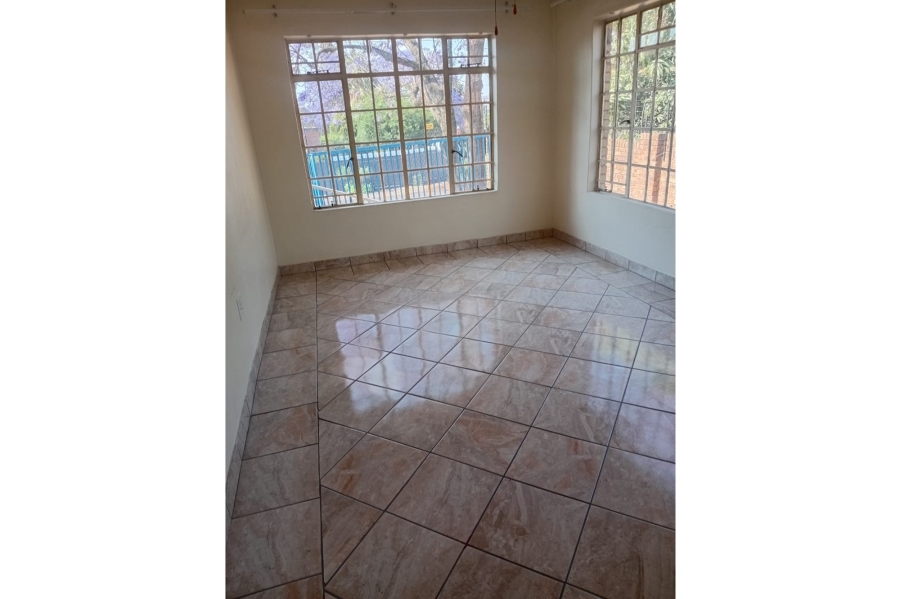 7 Bedroom Property for Sale in Silverton Gauteng
