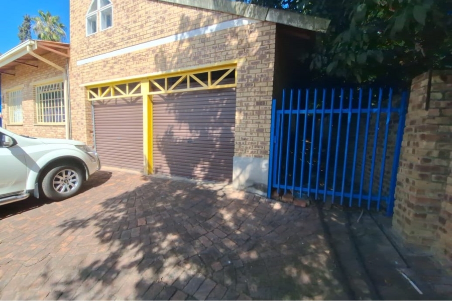 7 Bedroom Property for Sale in Silverton Gauteng