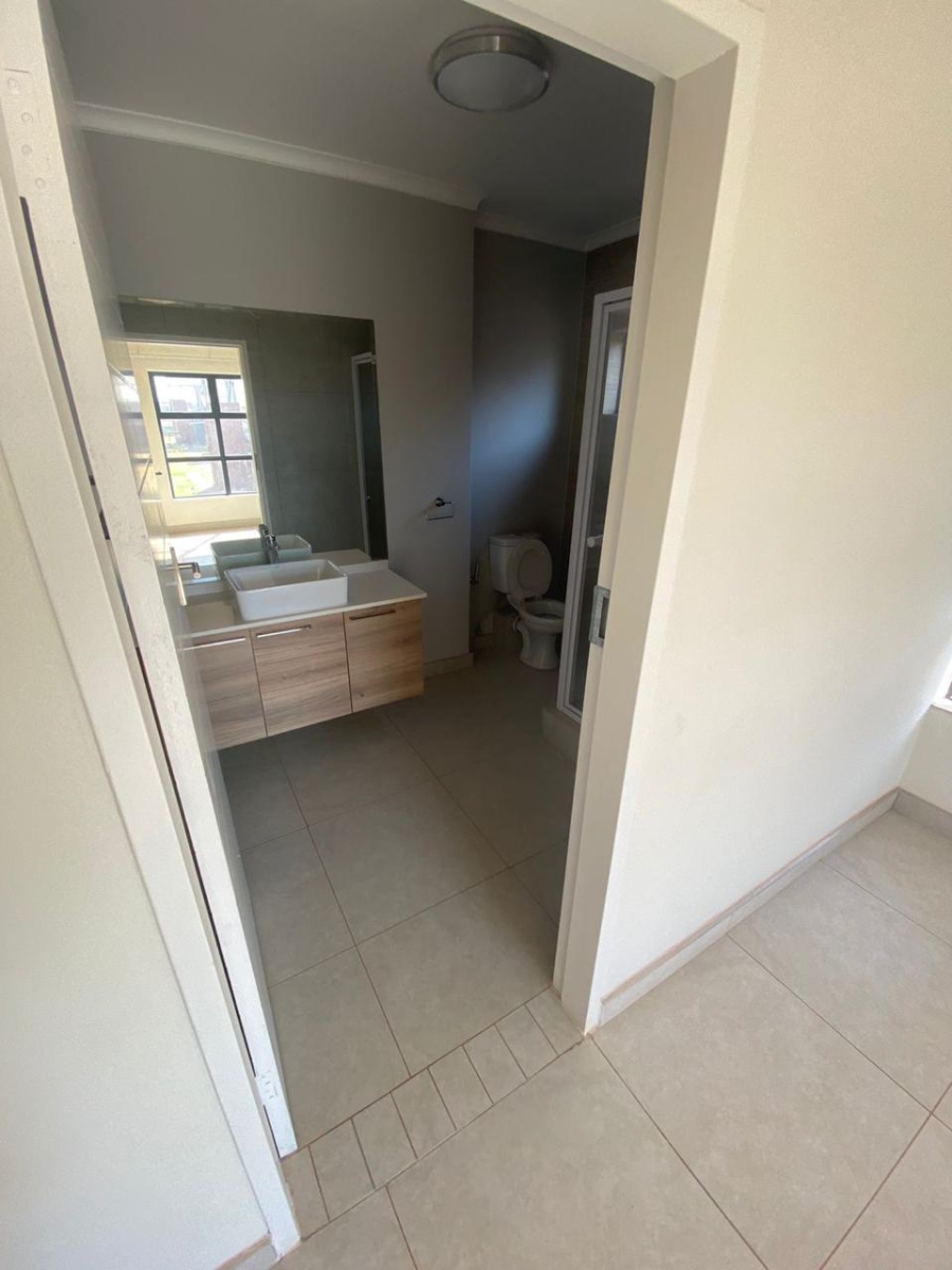 2 Bedroom Property for Sale in Glen Marais Gauteng