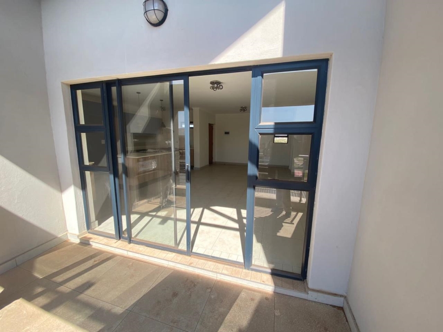 2 Bedroom Property for Sale in Glen Marais Gauteng