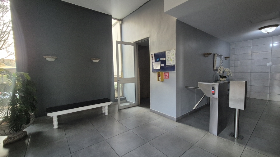 To Let 2 Bedroom Property for Rent in Bedford Gardens Gauteng