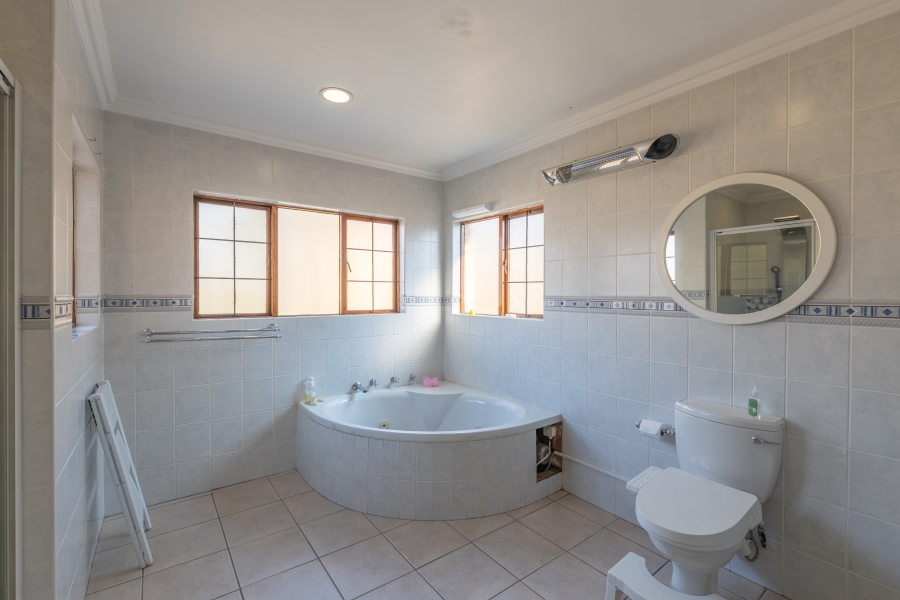 3 Bedroom Property for Sale in Beverley Gauteng