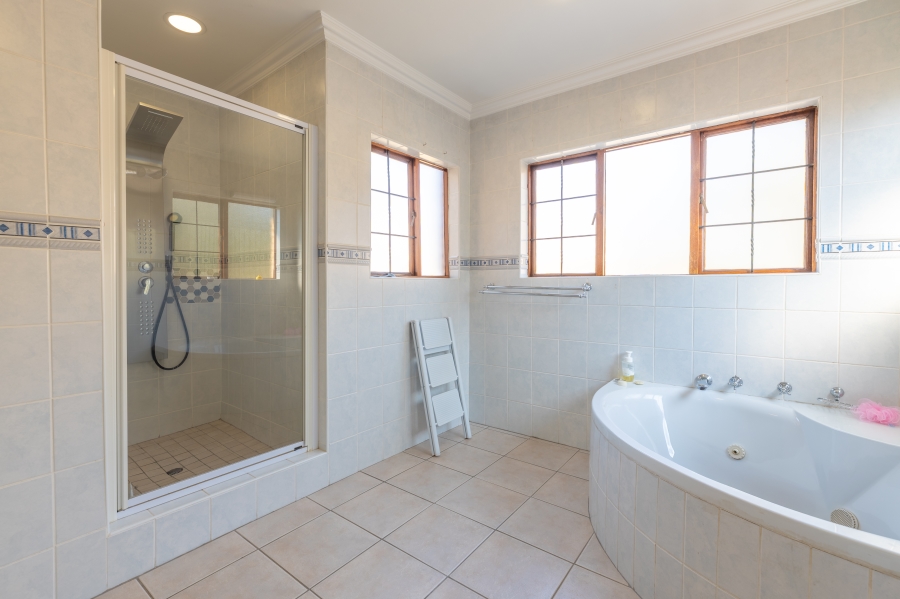 3 Bedroom Property for Sale in Beverley Gauteng