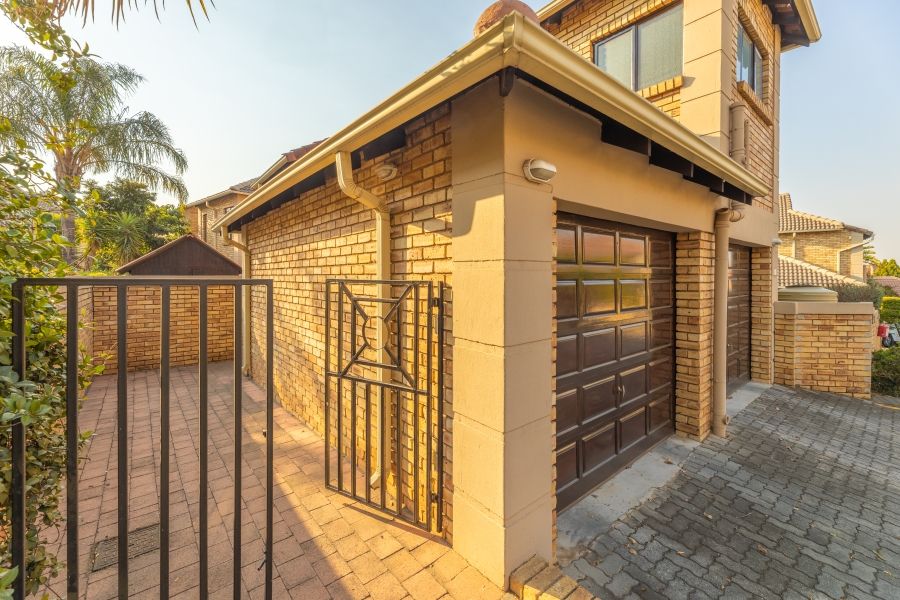 3 Bedroom Property for Sale in Beverley Gauteng