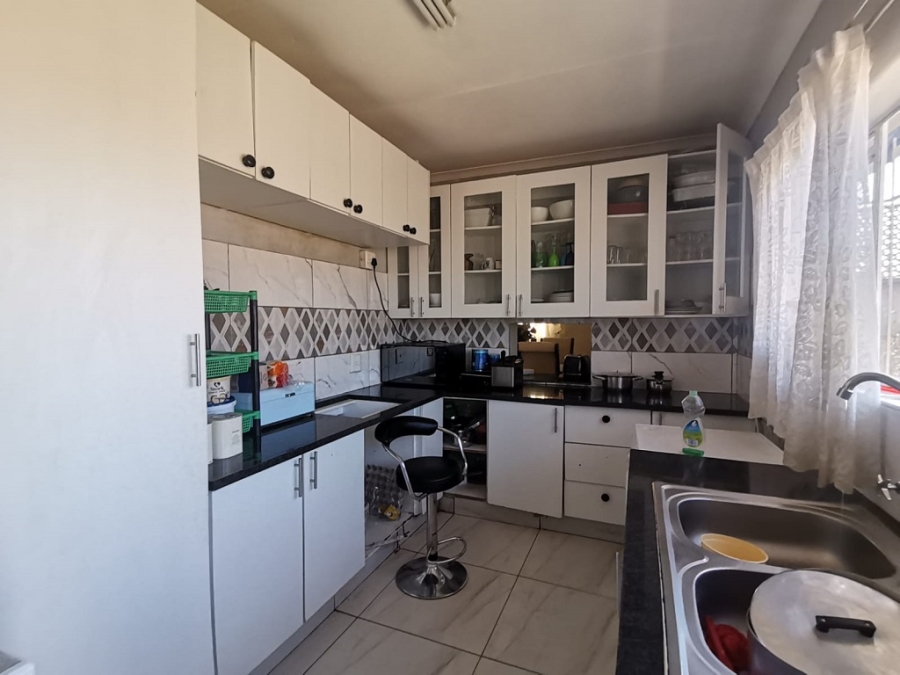 4 Bedroom Property for Sale in Glenvista Gauteng