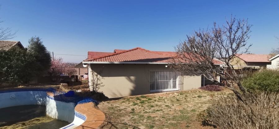4 Bedroom Property for Sale in Glenvista Gauteng