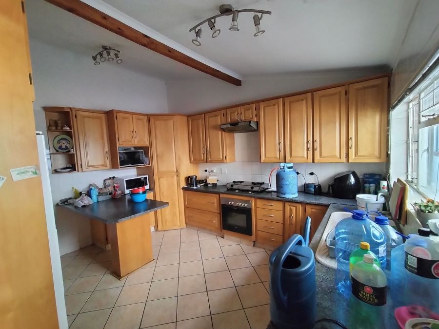 5 Bedroom Property for Sale in Florauna Gauteng