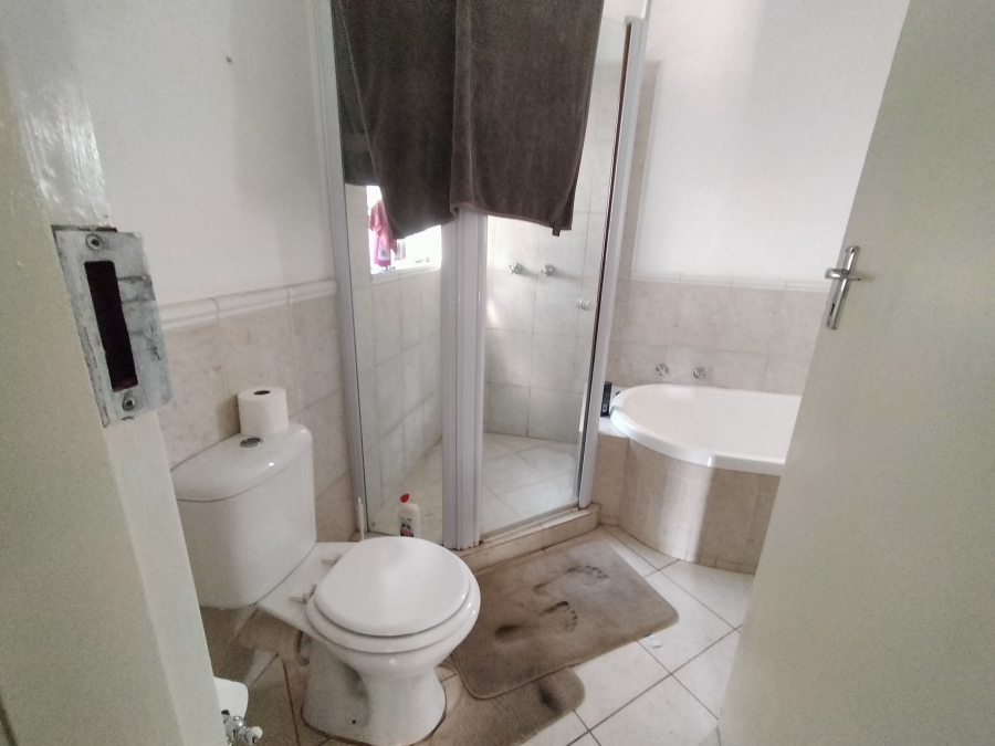 5 Bedroom Property for Sale in Florauna Gauteng