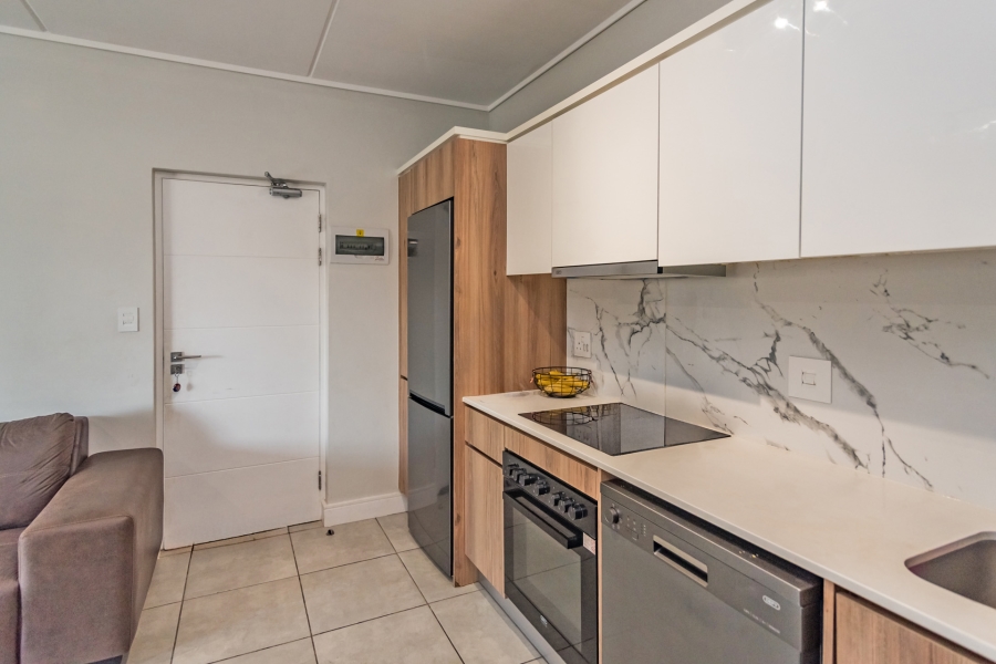1 Bedroom Property for Sale in Waterfall Gauteng