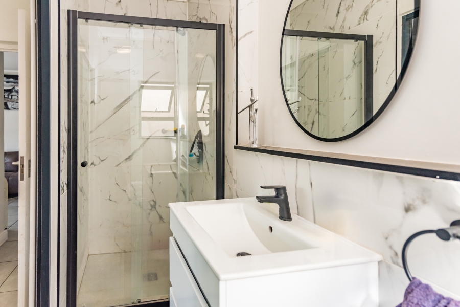1 Bedroom Property for Sale in Waterfall Gauteng