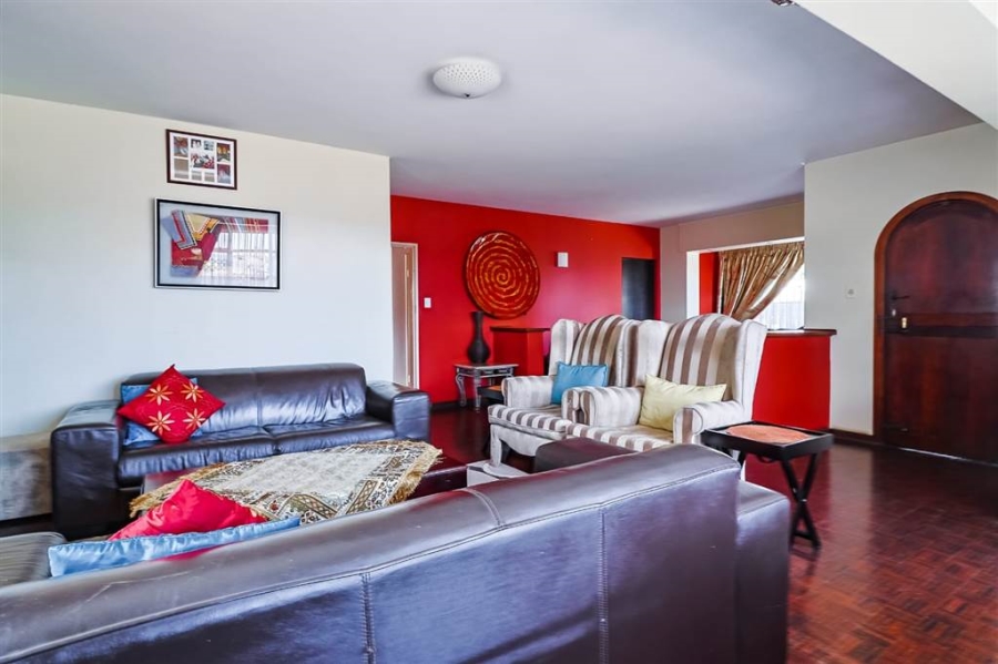 5 Bedroom Property for Sale in Linmeyer Gauteng