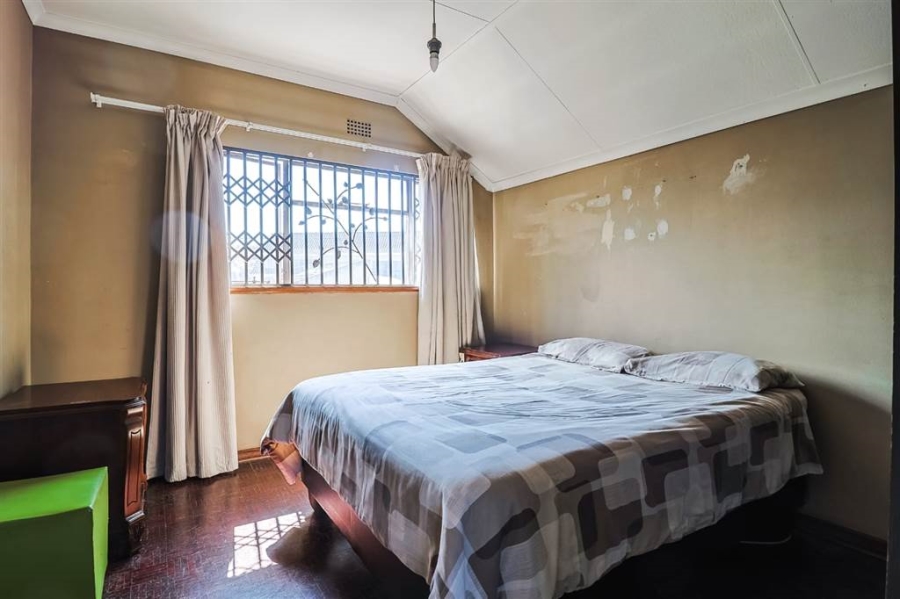 5 Bedroom Property for Sale in Linmeyer Gauteng