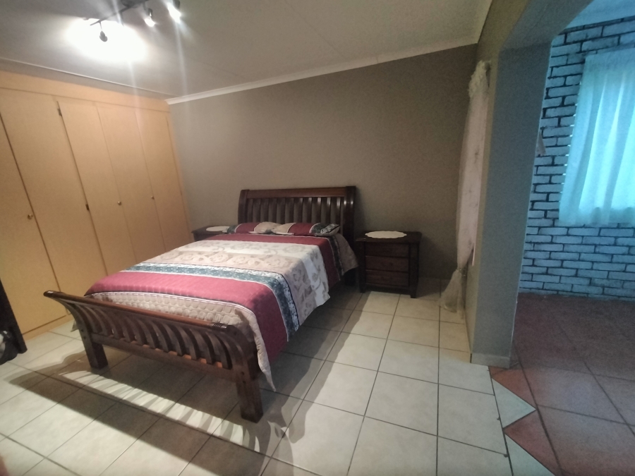 5 Bedroom Property for Sale in Amandasig Gauteng
